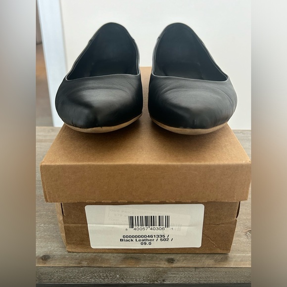 Black Coach & Four Juliette Flats - Picture 2 of 6